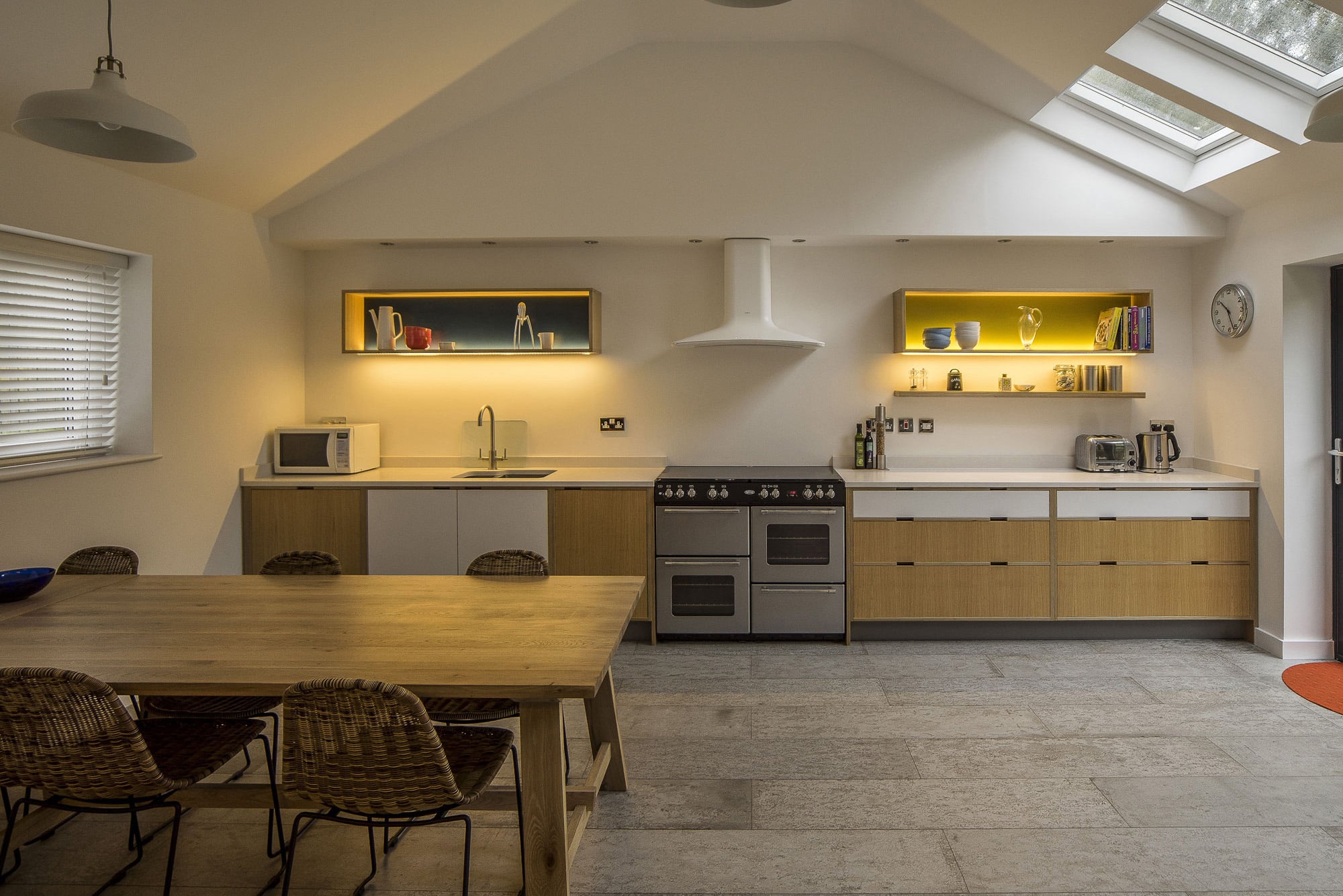 Oak veneered kitchen - Modern