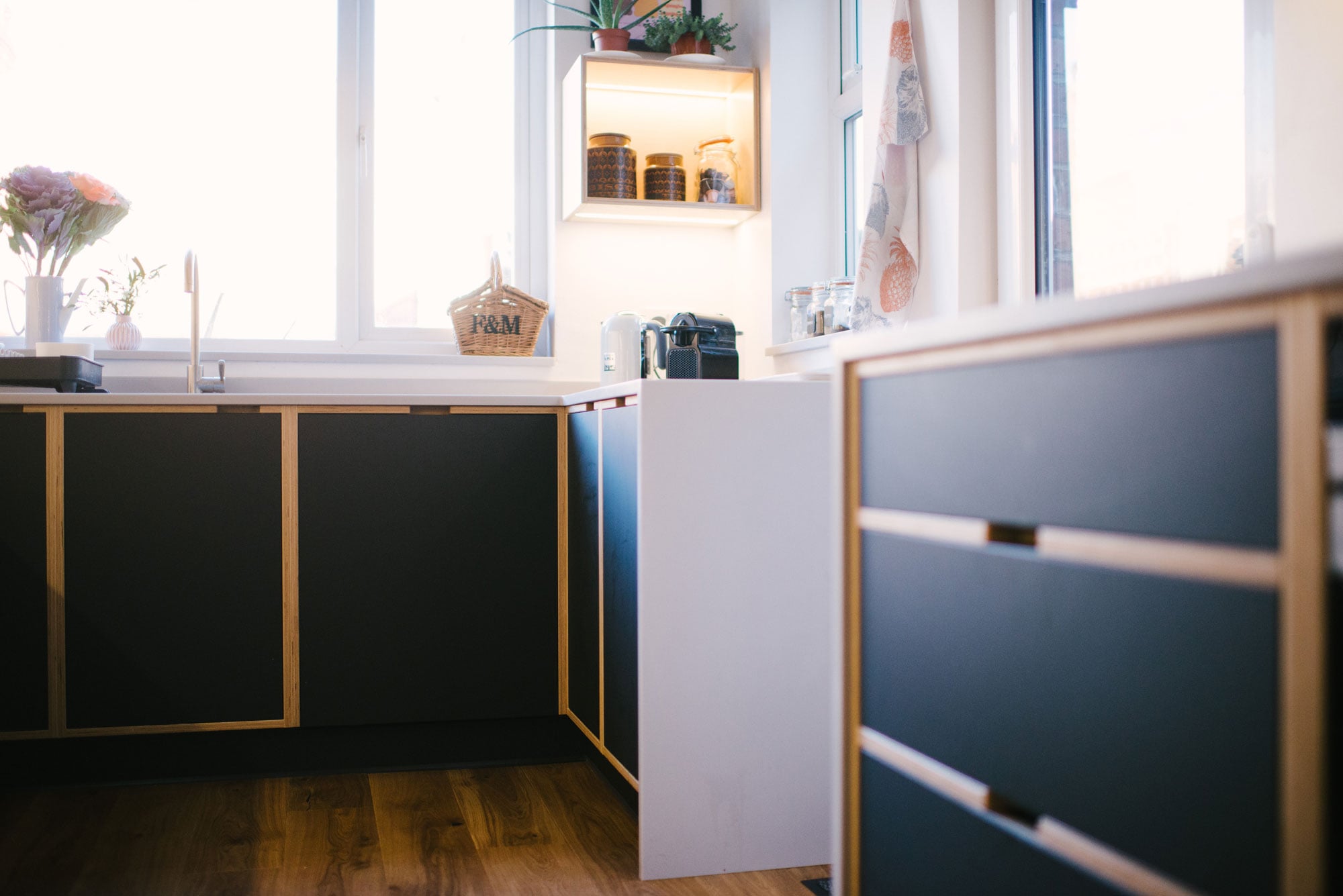 Black-Plywood-Kitchen