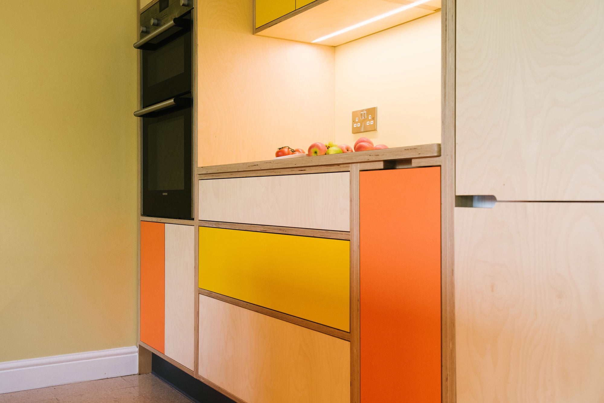 Handleless Doors Kitchen