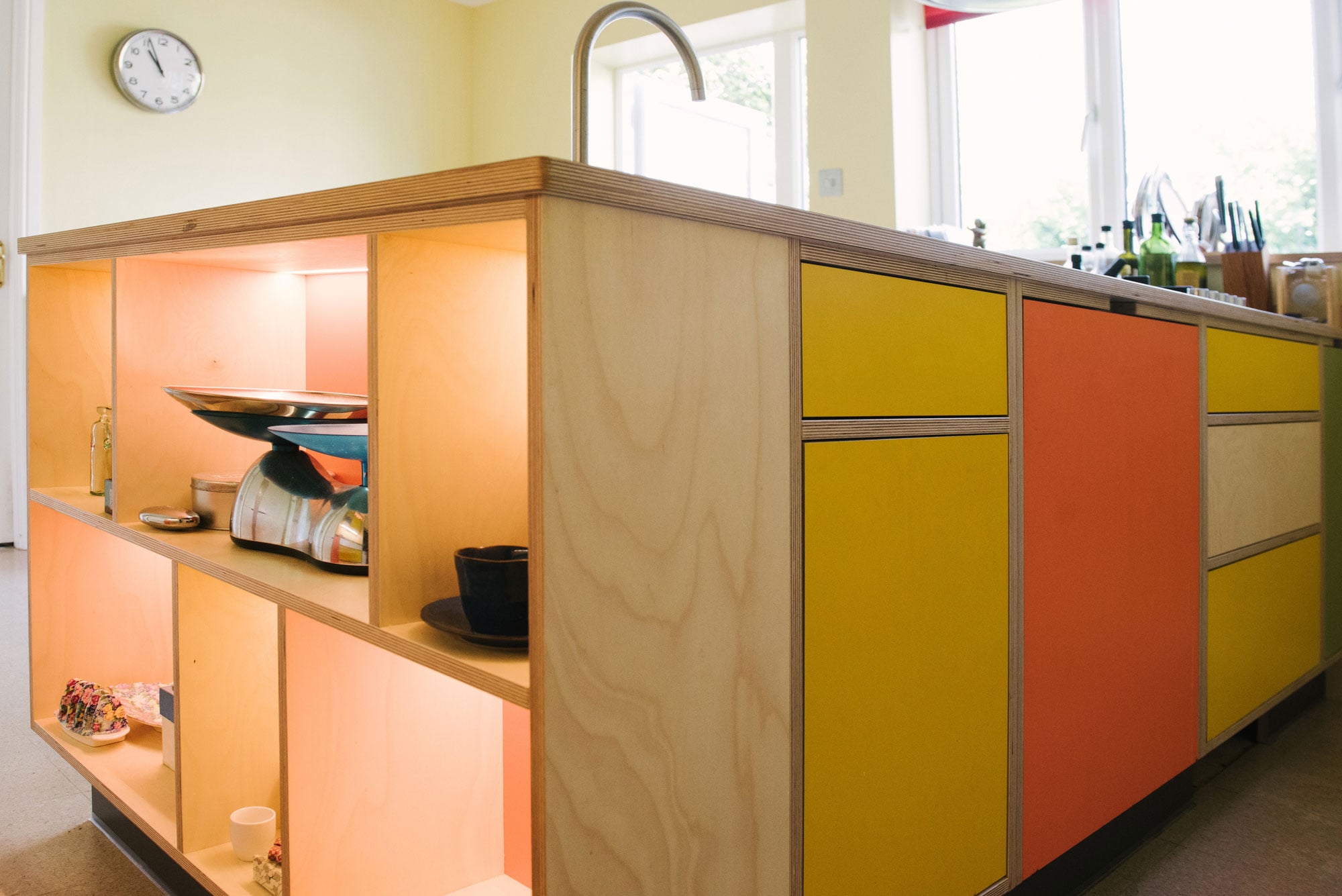 Handleless kitchen doors