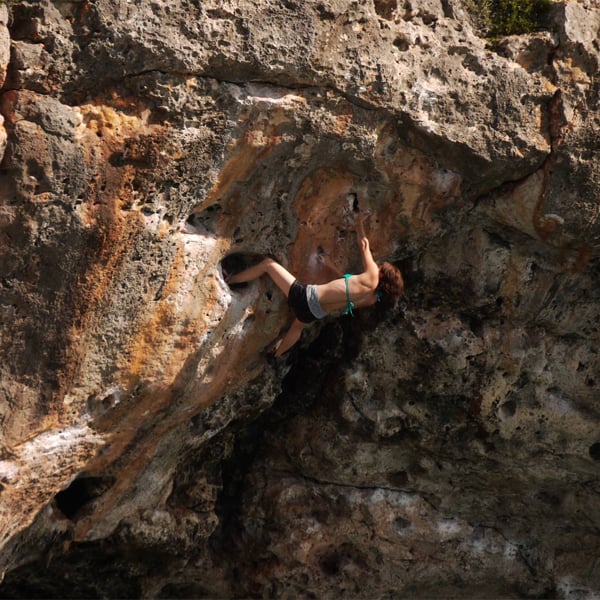 Ako Shillitoe climbing