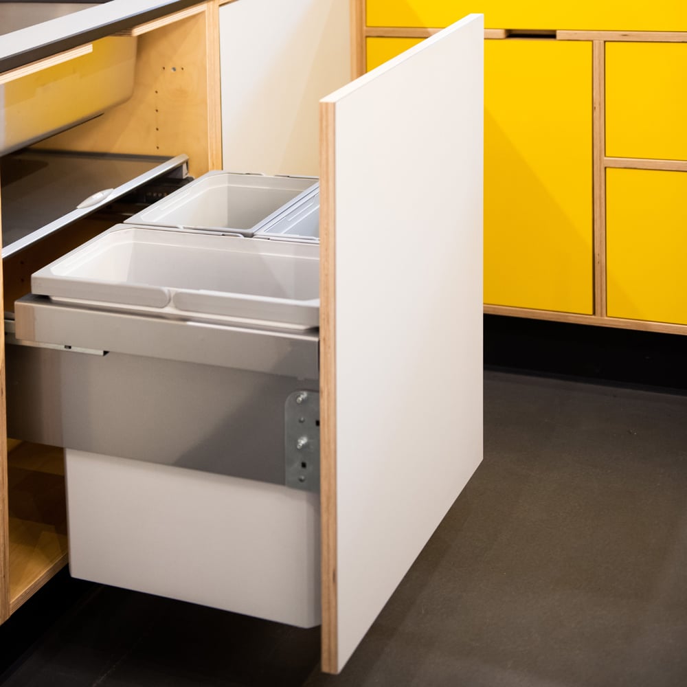 Recycling system for kitchen 