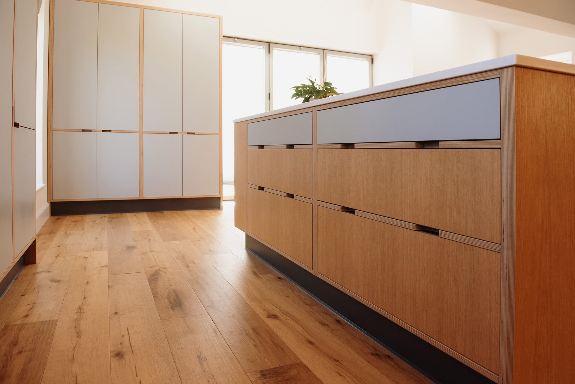 grey laminate and oak veneer 3 drawer base units
