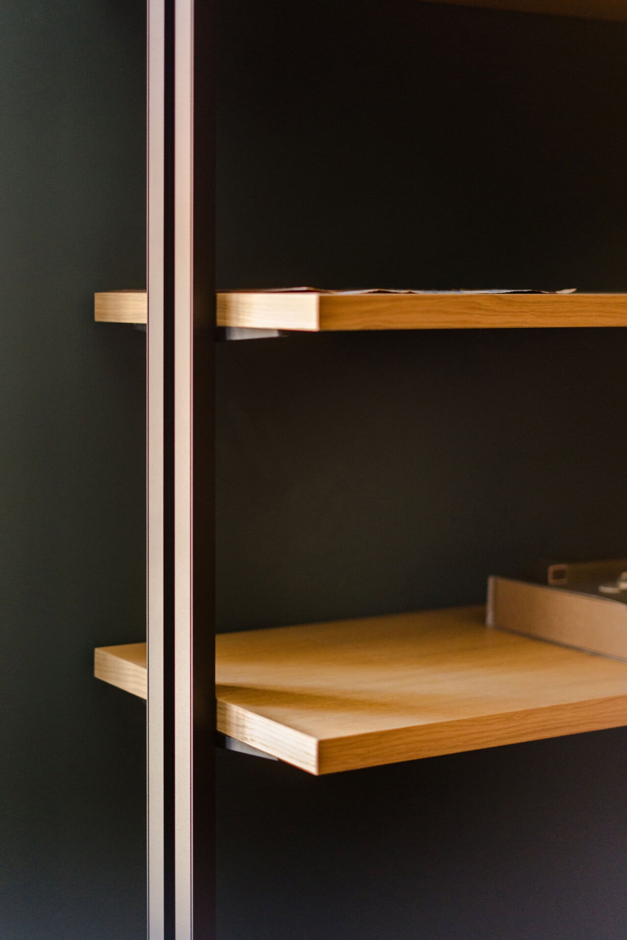 String shelves detail