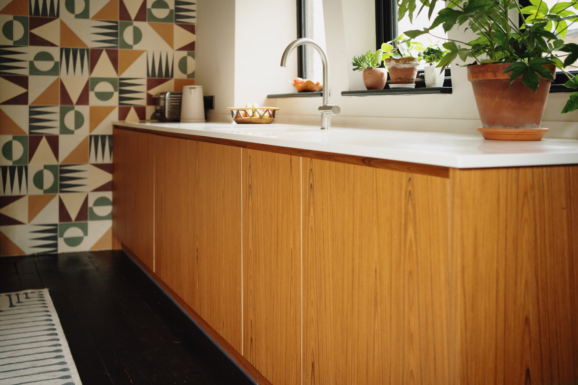 Teak Kitchen - cabinets-patterned-tiles (17)